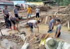 Gotong-Royong-Pascabanjir,-Polri-Pulihkan-Drainase-Tersumbat-dan-Gorong-gorong-di-Rusip-Antara