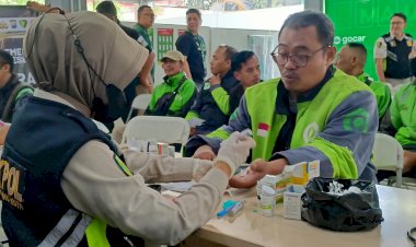 Senyum-Ceria-Driver-Ojol-Dapat-Layanan-Kesehatan-Gratis-dari-Polresta-Malang-Kota-Jelang-Hari-Bhayangkara-ke--79