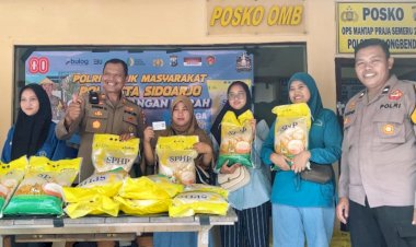 Polsek-Balongbendo-Gelar-Bazar-Beras-Murah,-Warga-Antusias-Serbu-Lokasi